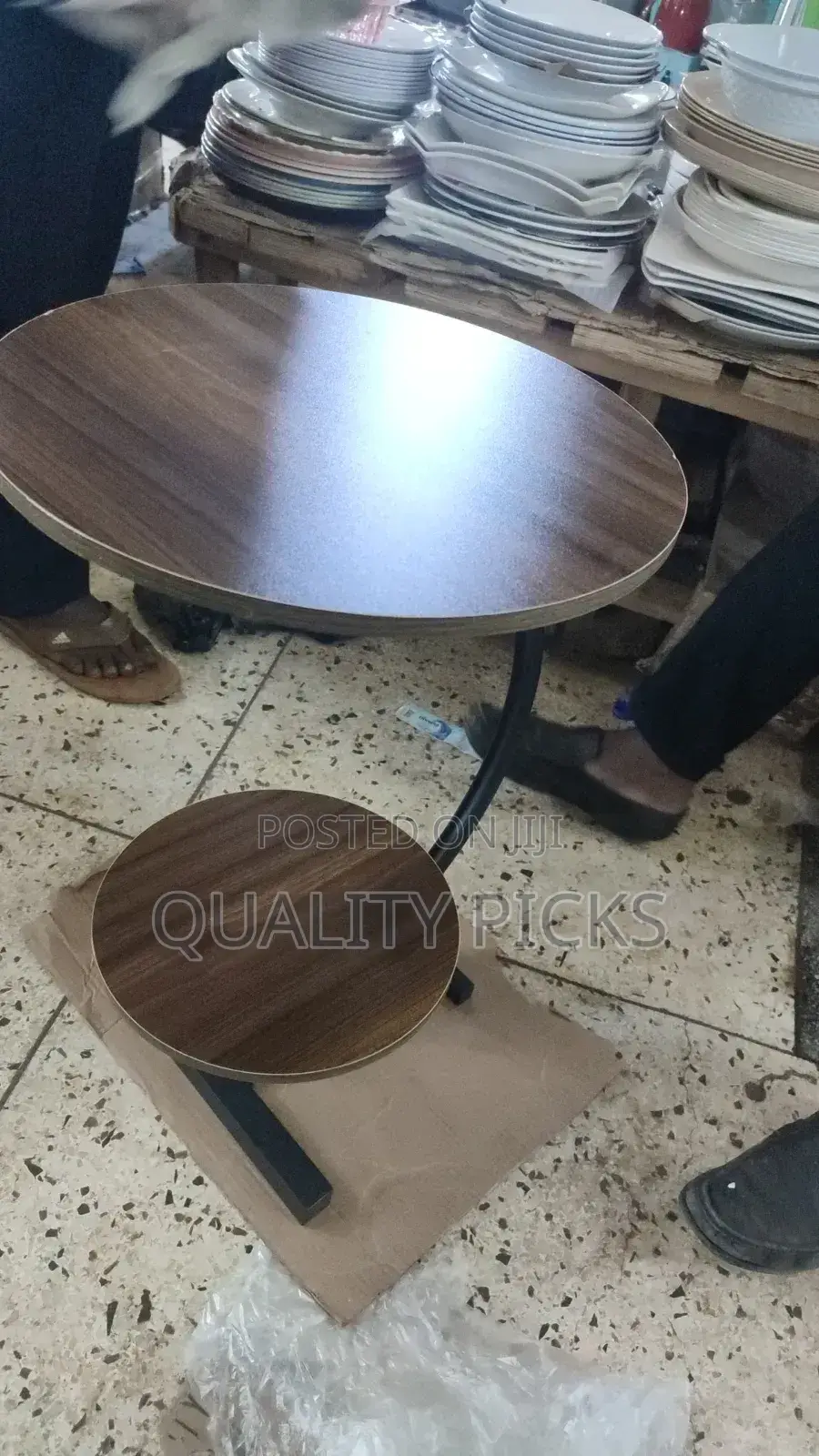 C-Shaped Curved Table.