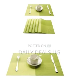 6 PCS of Square Woven Table Mats - Green