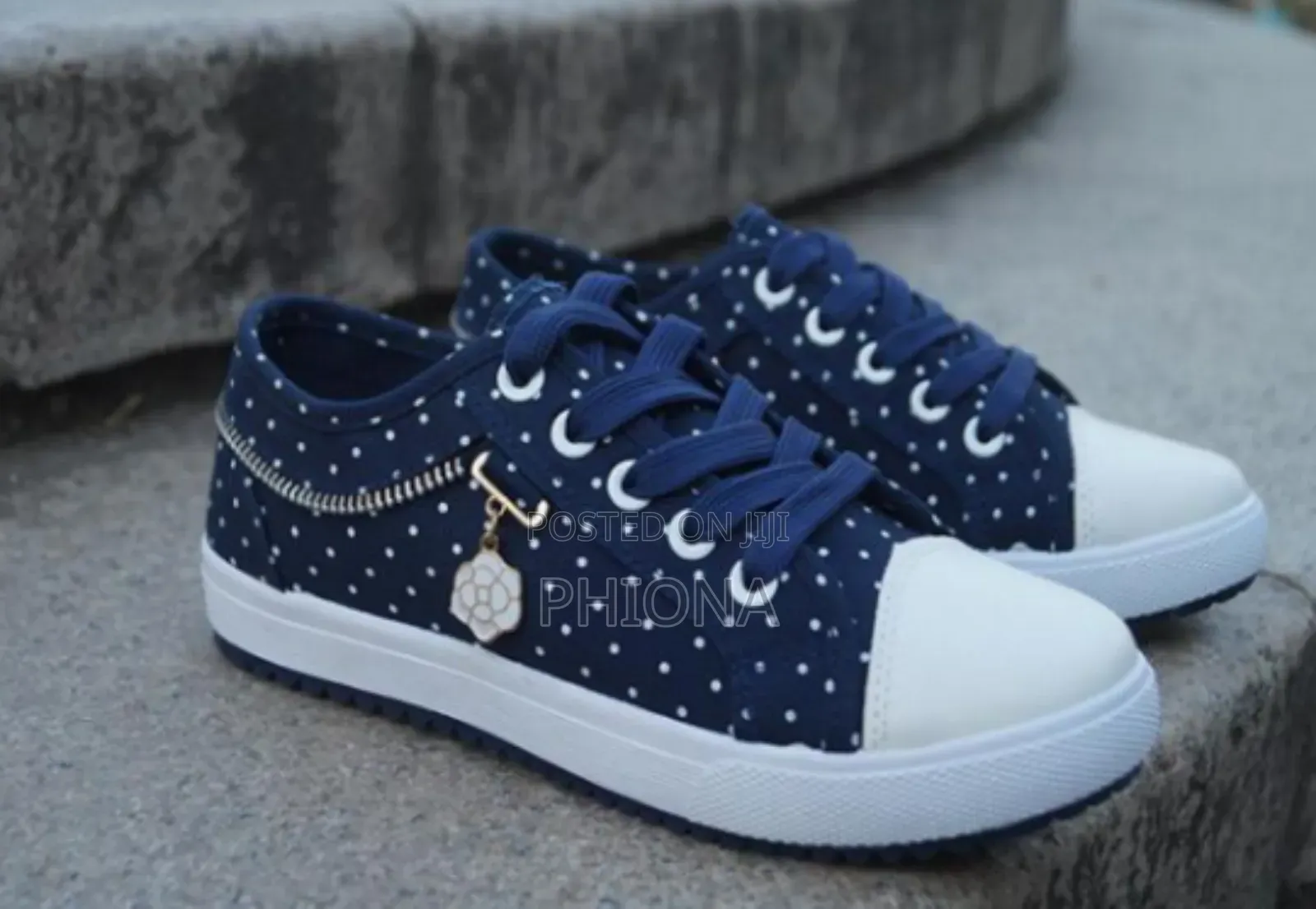 Dotted Jean Canvas