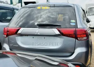 Mitsubishi Outlander 2017 Silver