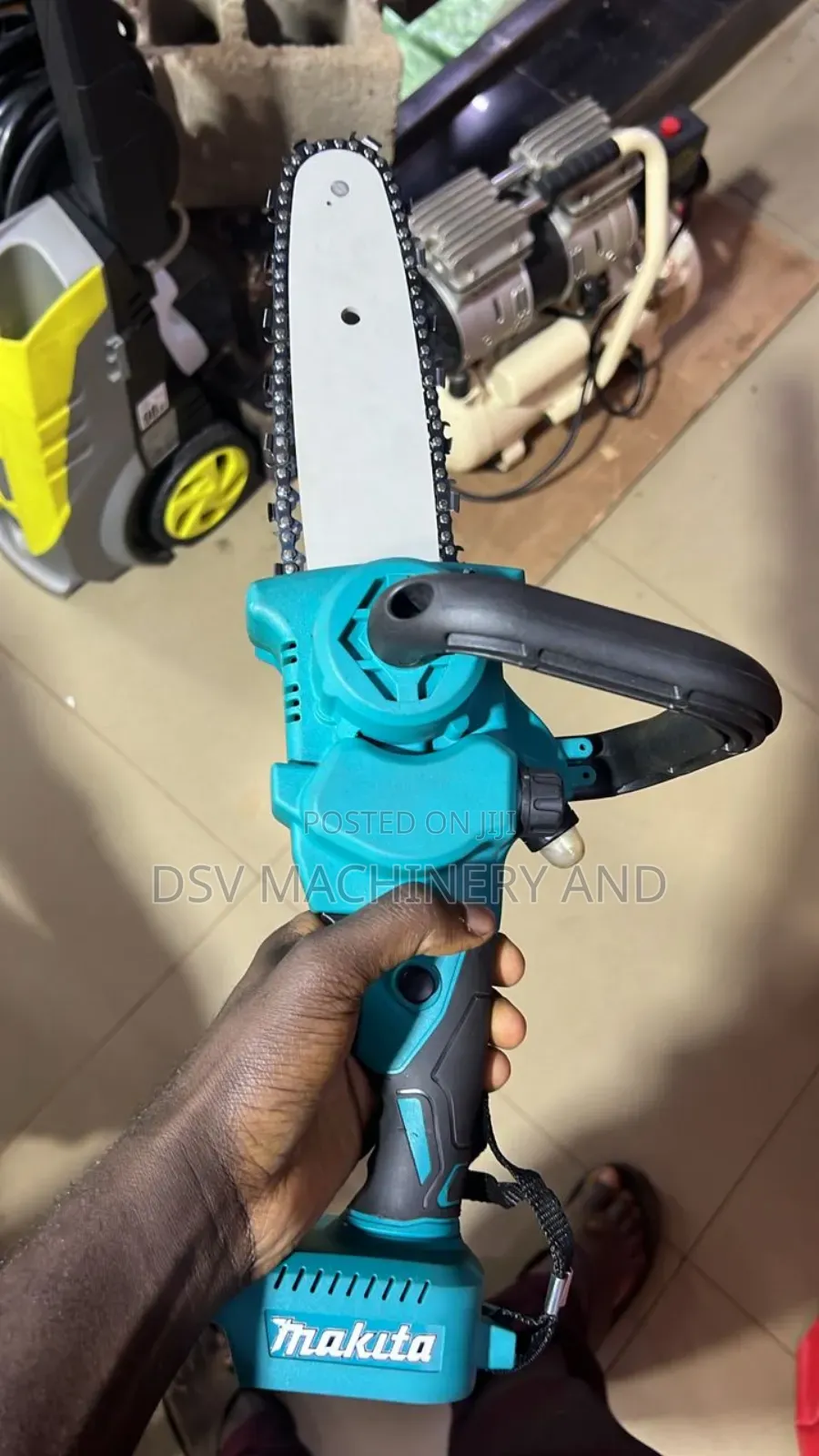 Makita Rechargeable Chainsaw