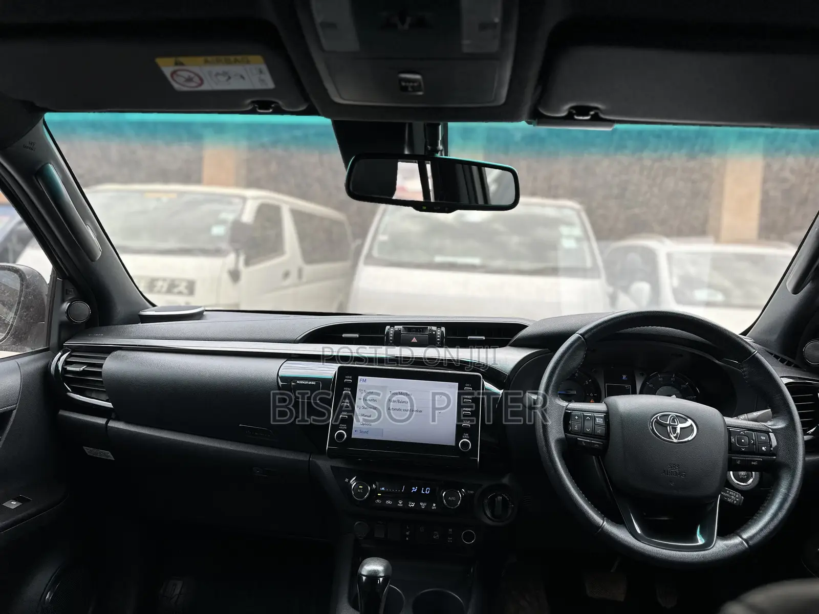 Toyota Hilux 2022 White