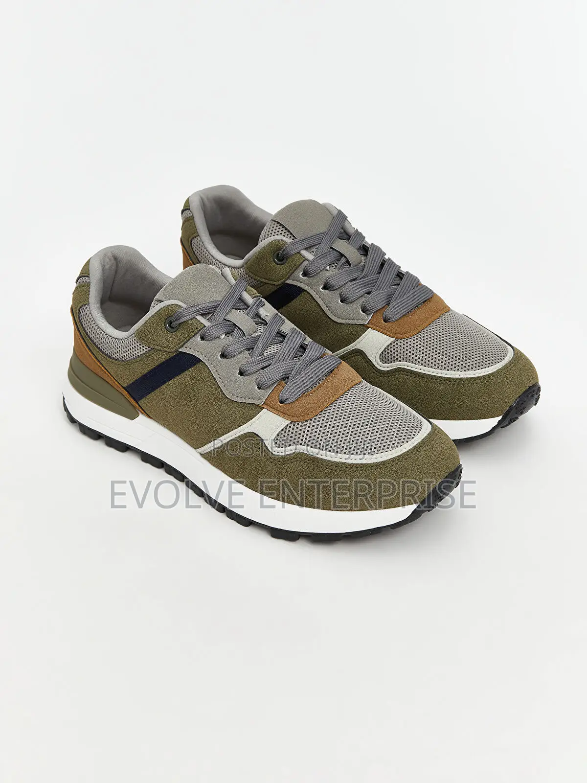 Men's Lace-Up Sneaker