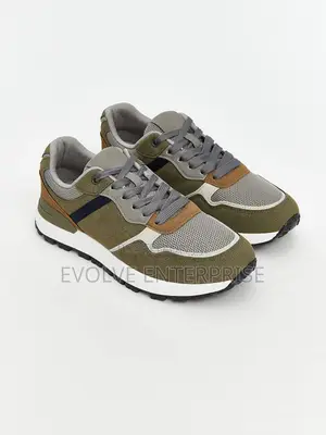 Men's Lace-Up Sneaker
