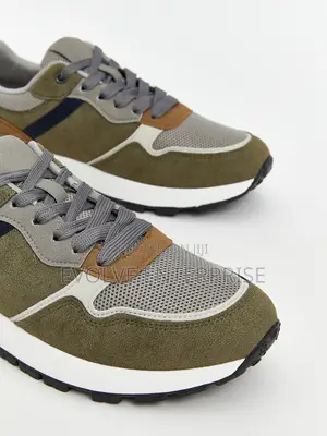 Men's Lace-Up Sneaker