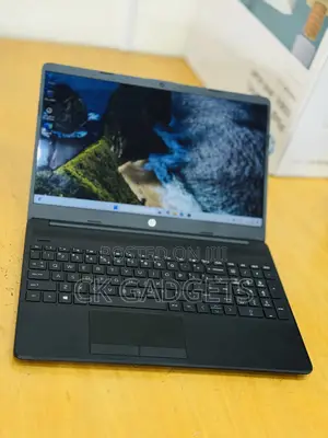 New Laptop HP 15-Dw0037wm 8GB Intel Core I7 SSD 256GB