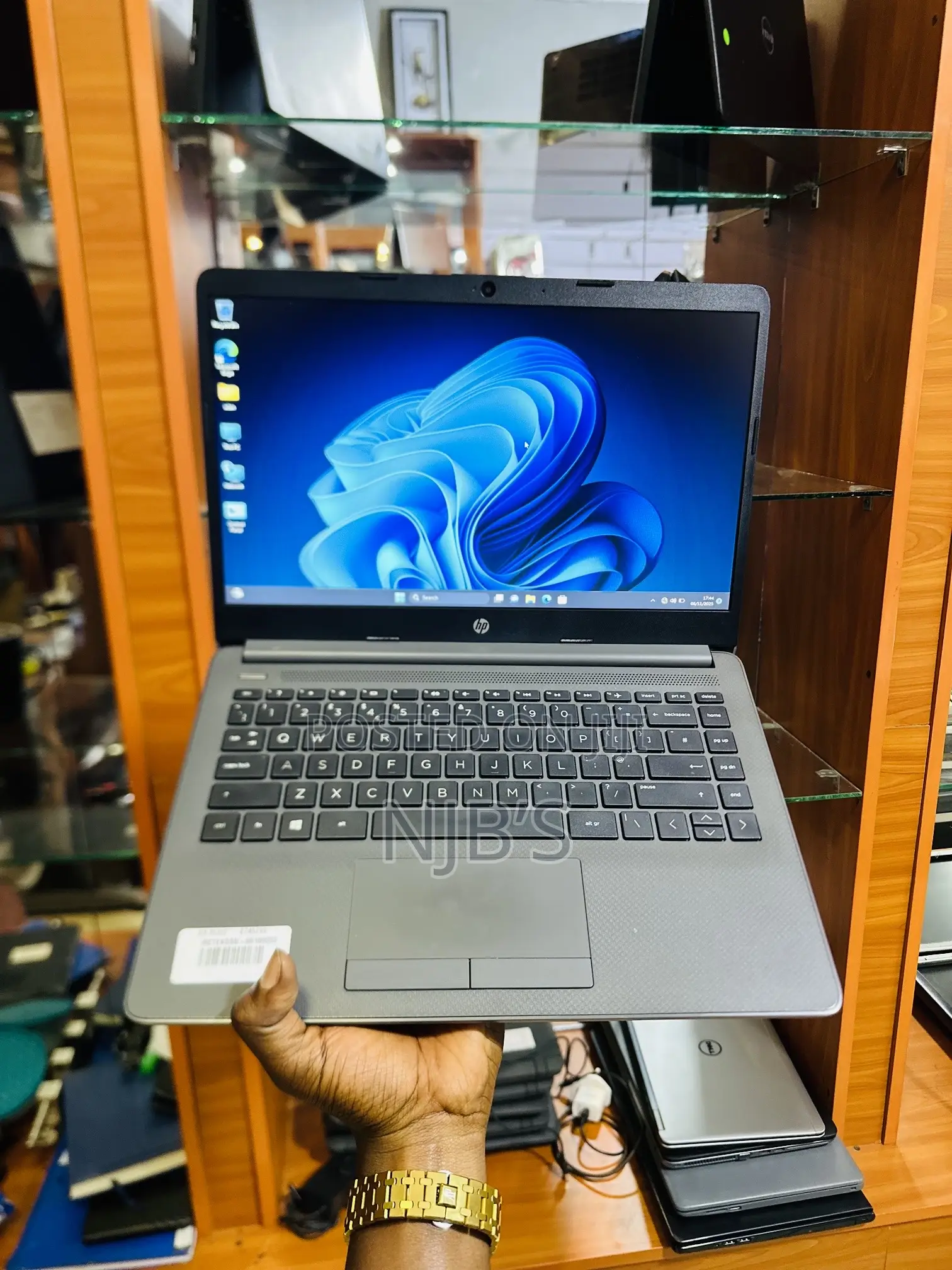 Laptop HP 4GB AMD Ryzen 3 SSD 128GB
