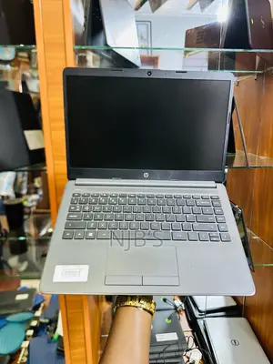 Laptop HP 4GB AMD Ryzen 3 SSD 128GB