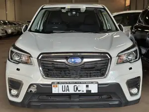 Subaru Forester Premium AWD 2019 White