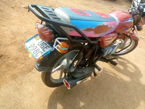 Bajaj Boxer 125 2022 Red