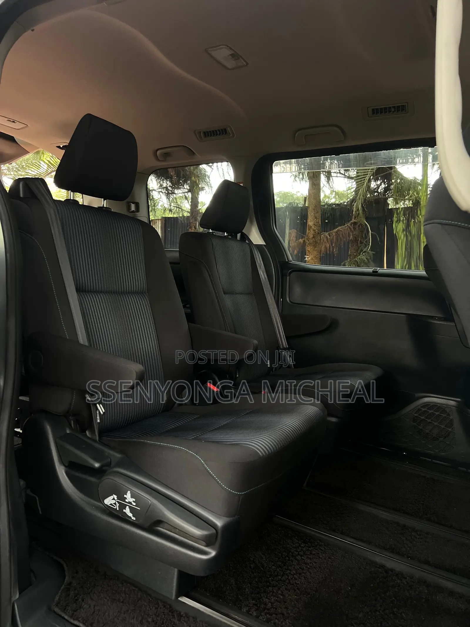 Toyota Noah 2016 Silver