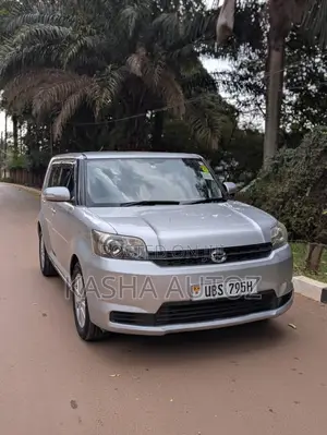 Toyota Corolla Rumion 2010 Silver