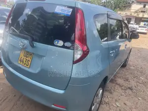 Toyota Passo Sette 2009 Blue