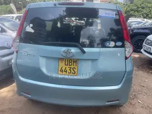 Toyota Passo Sette 2009 Blue