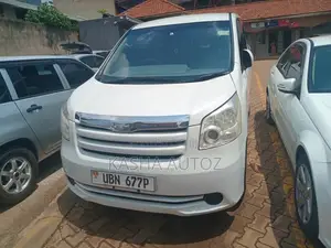 Toyota Noah 2009 White