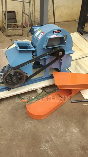 800- 1500 Kg/Hr Wood Crusher