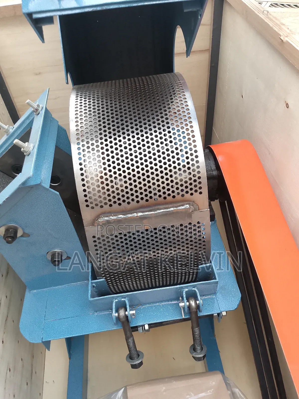 800- 1500 Kg/Hr Wood Crusher Machine