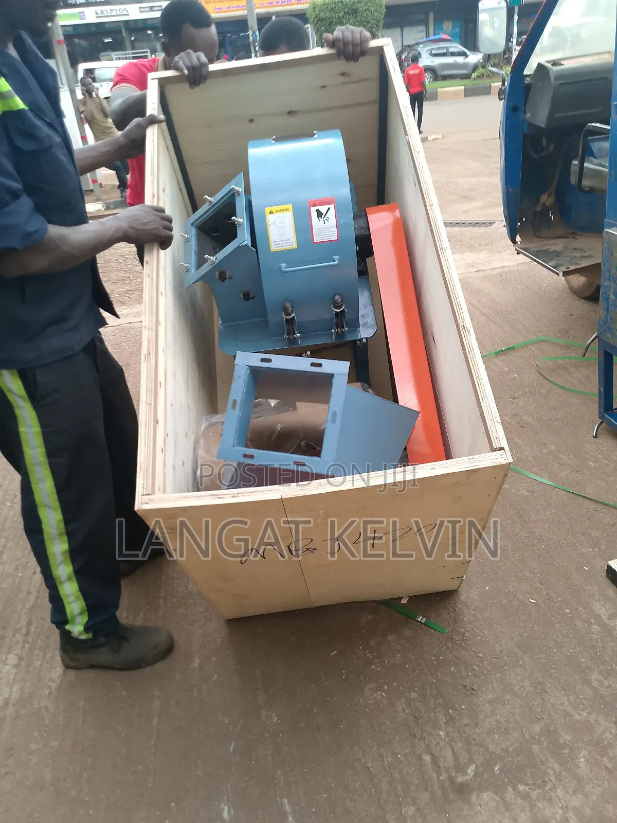 800- 1500 Kg/Hr Wood Crusher Machine