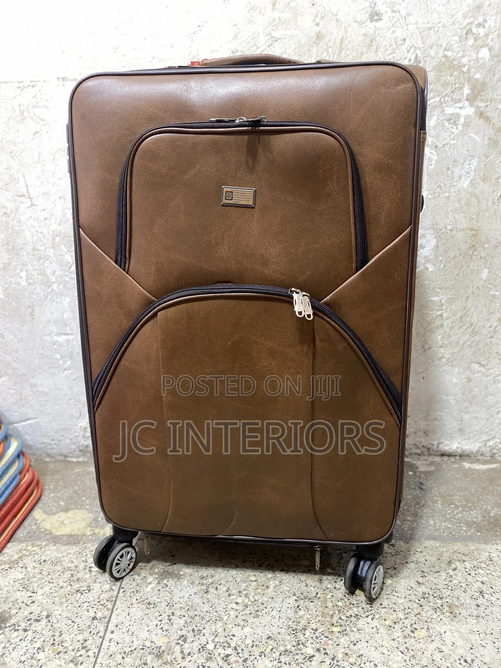 Leather Suitcase - High Quality and Strong - Medium Size