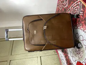 Leather Suitcase - High Quality and Strong - Medium Size