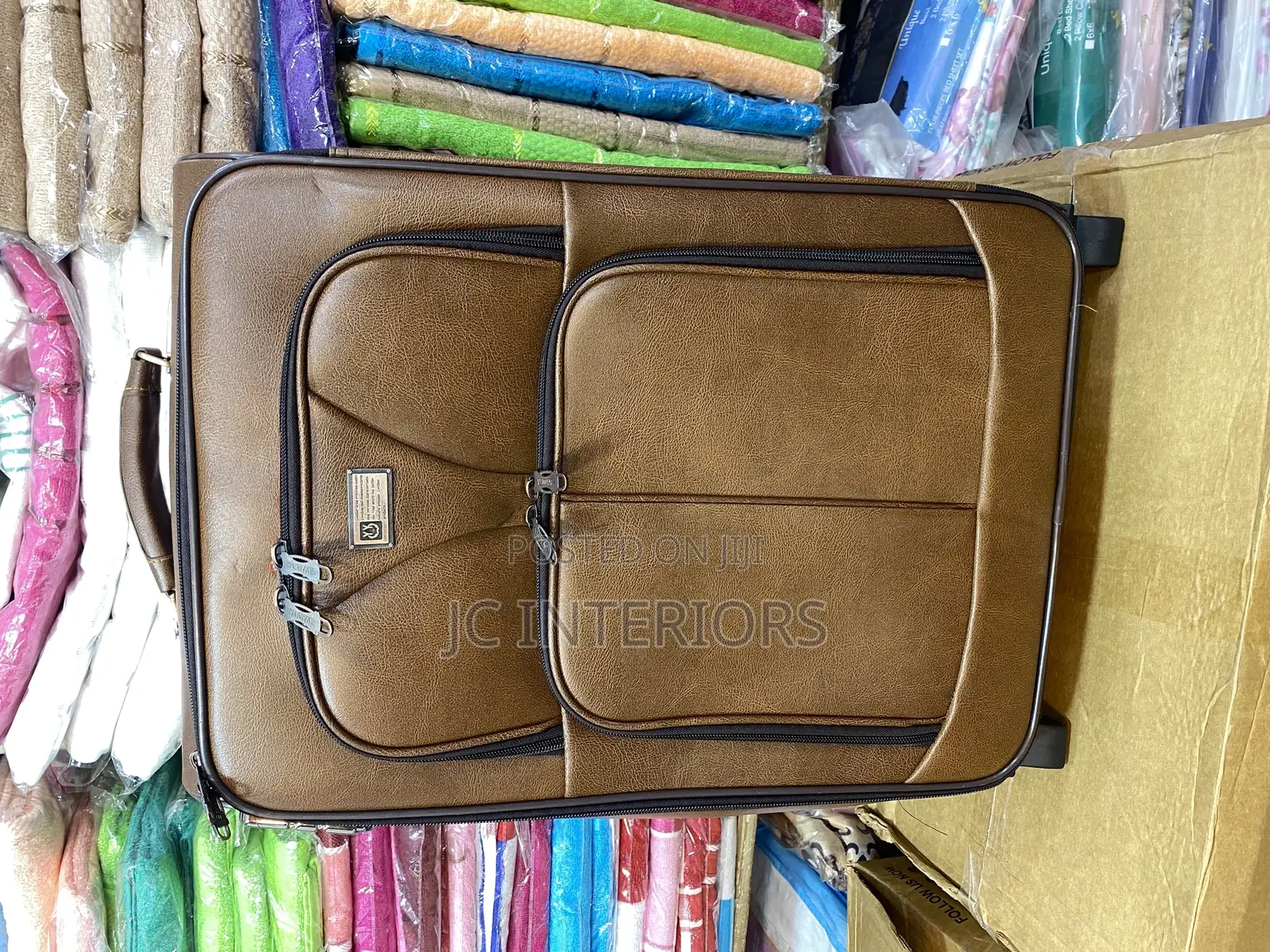 Leather Suitcase - High Quality and Strong - Medium Size