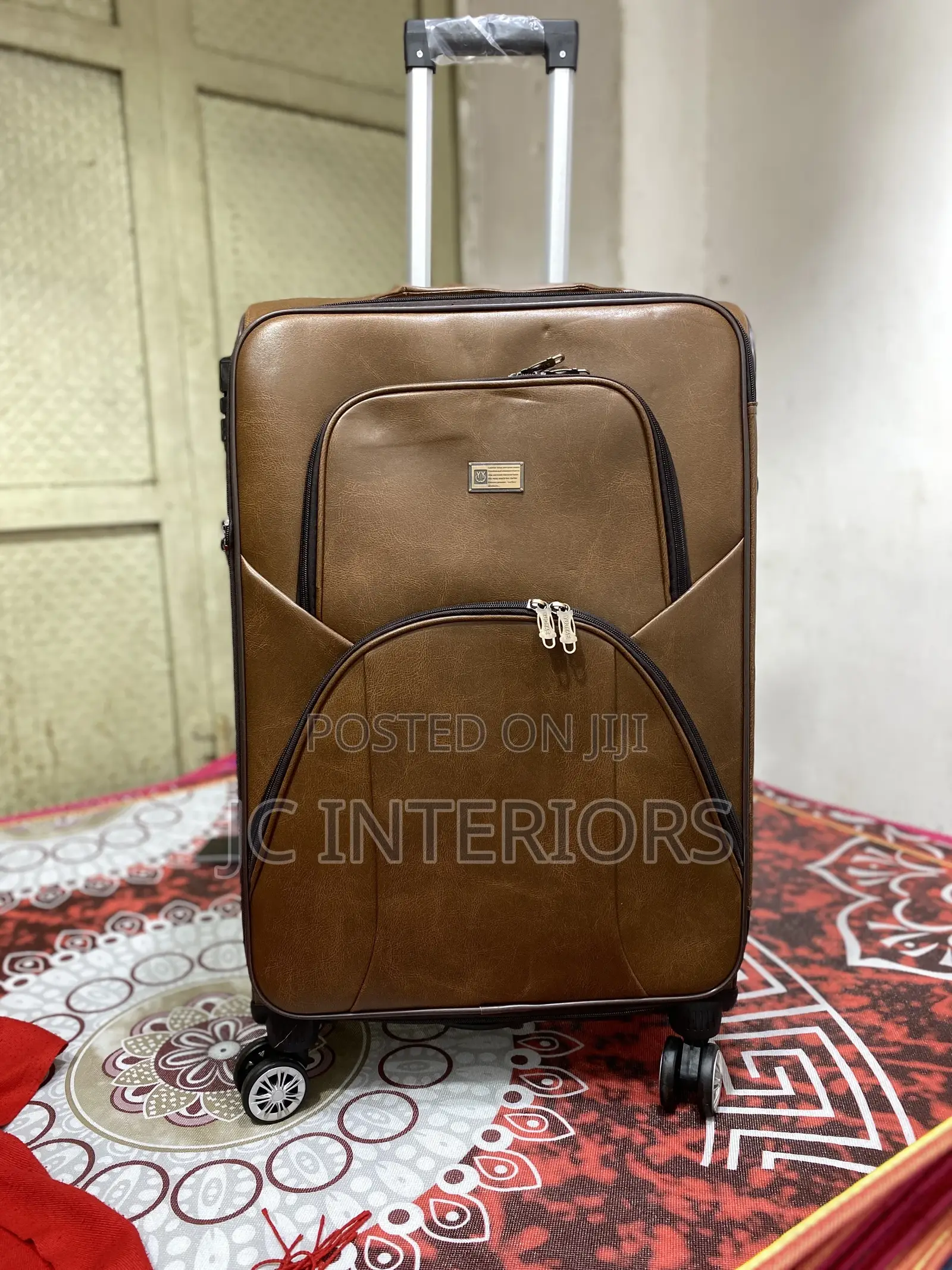 Leather Suitcase - High Quality and Strong - Medium Size