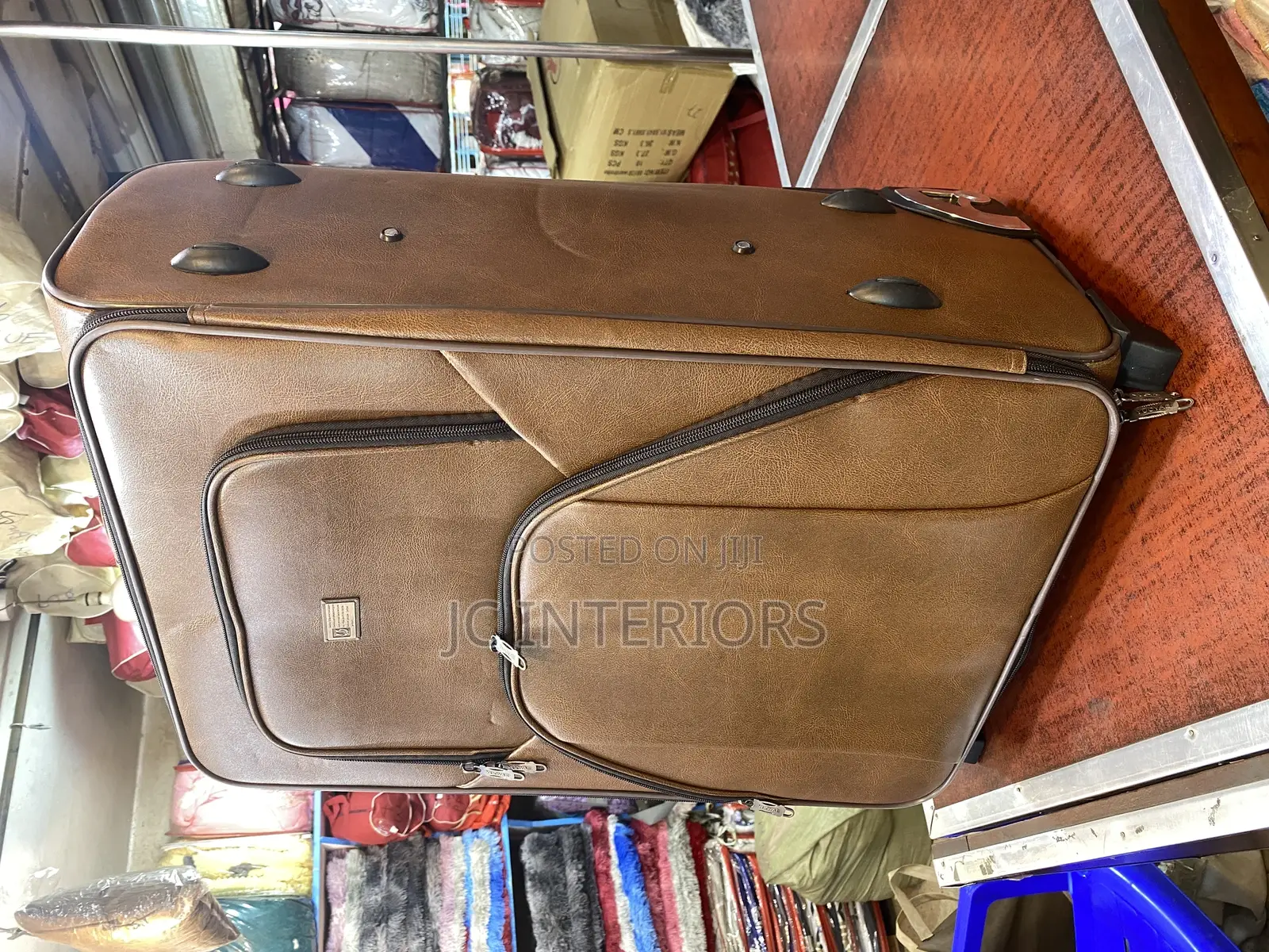 Leather Suitcase - High Quality and Strong - Medium Size