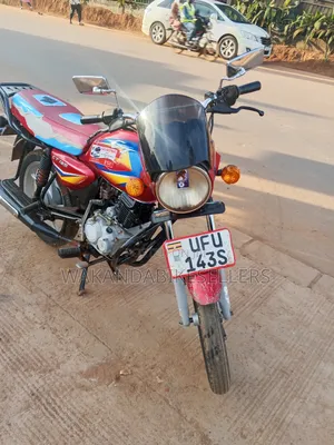 Bajaj Boxer 125 2023 Red