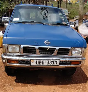 Nissan Pick-Up 1996 Blue