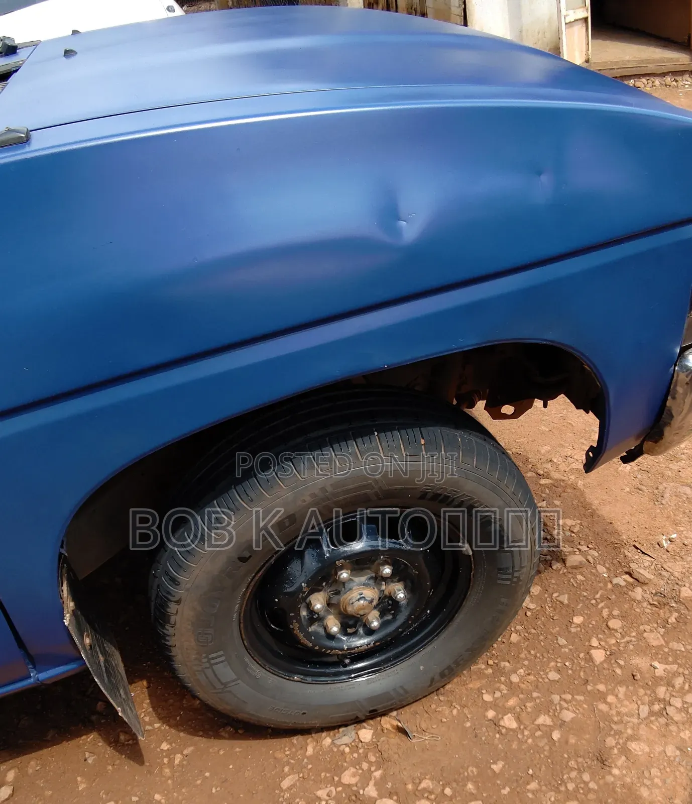 Nissan Pick-Up 1996 Blue