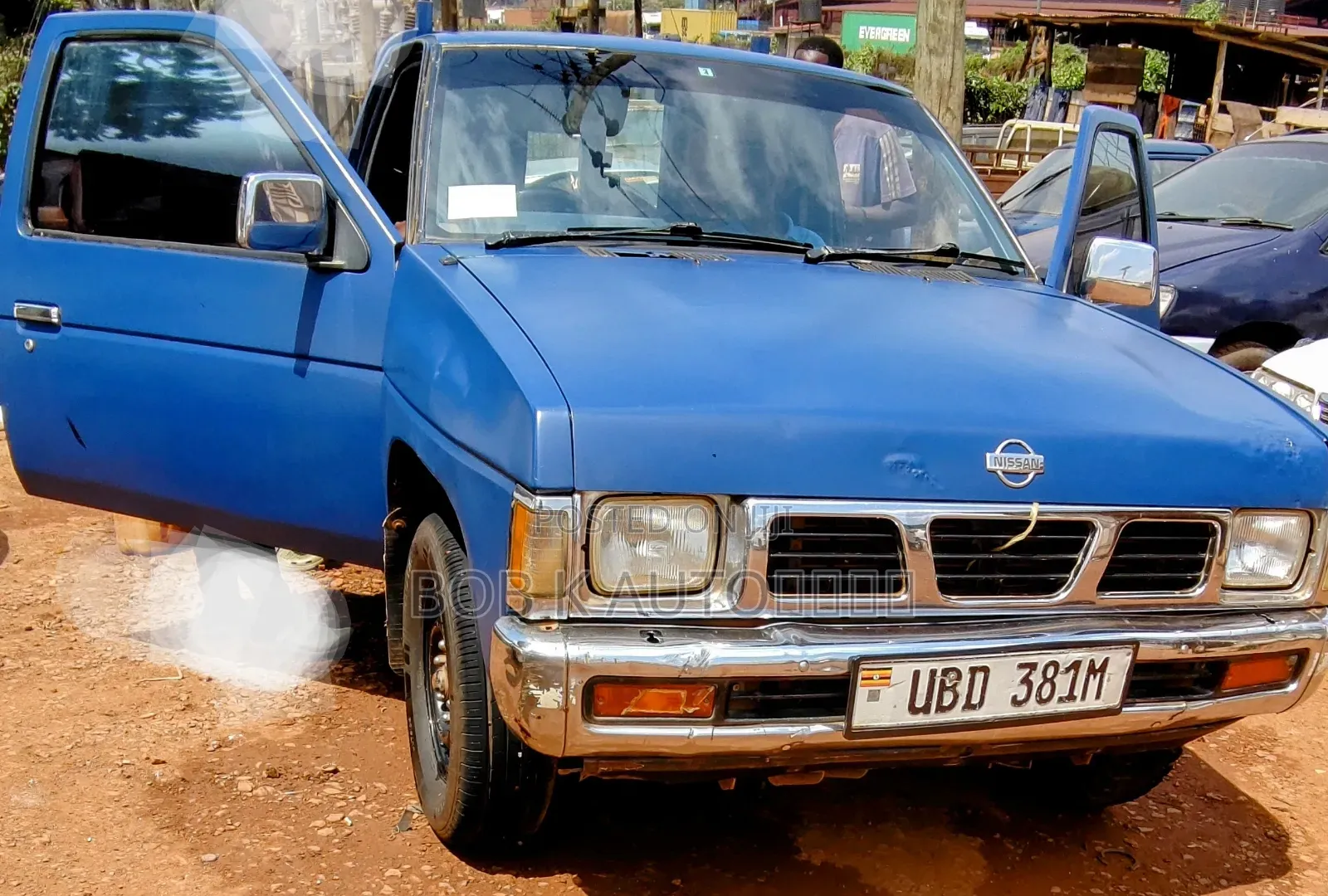 Nissan Pick-Up 1996 Blue