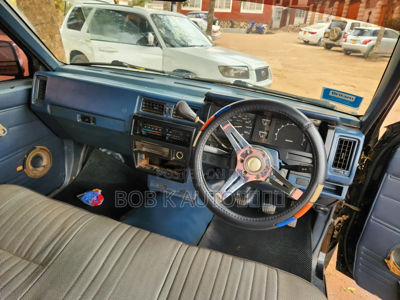 Nissan Pick-Up 1996 Blue