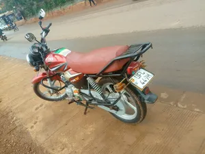 TVS HLX 125 2021 Red