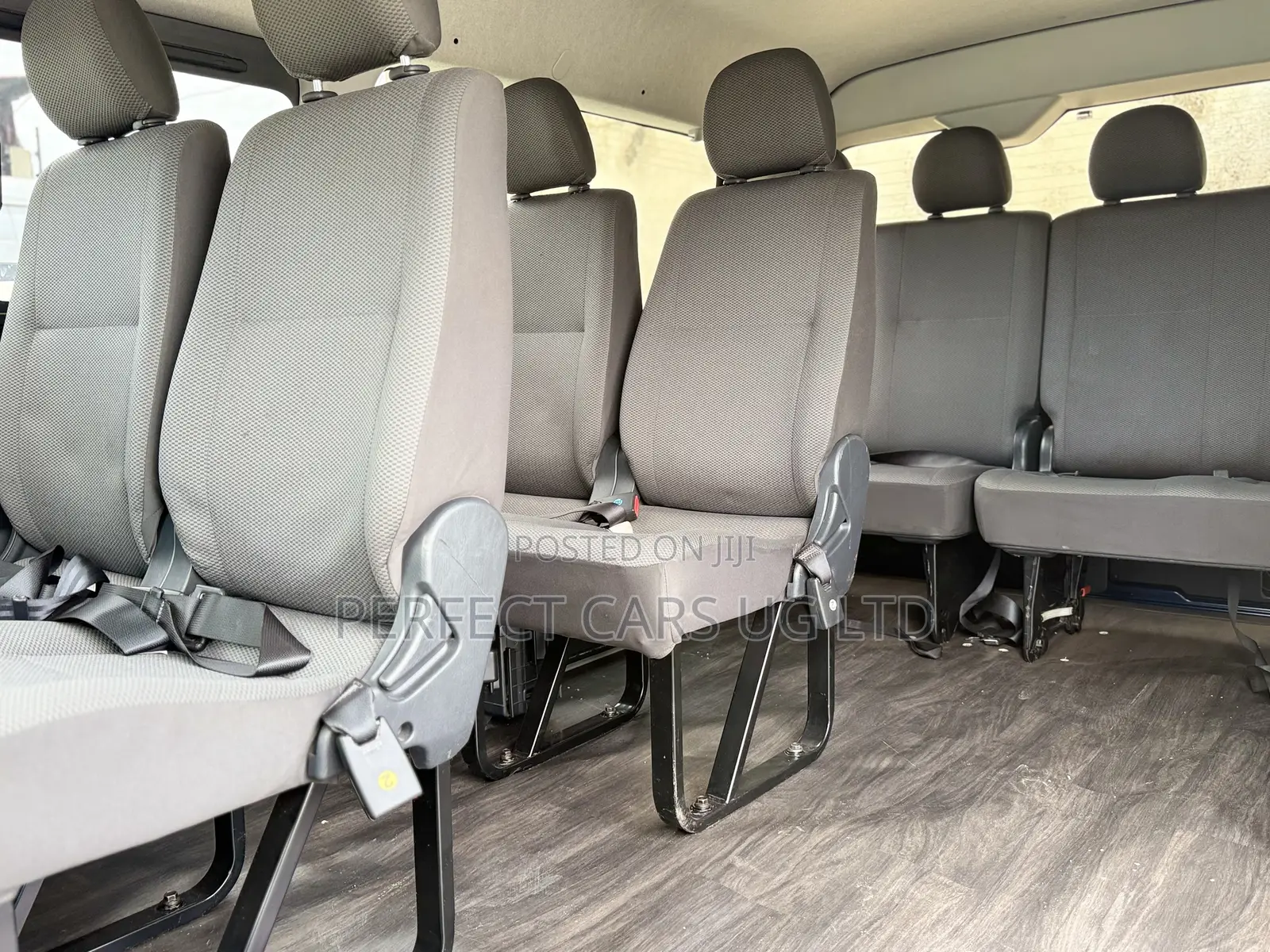 Toyota HiAce 2017 Blue