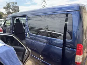 Toyota HiAce 2017 Blue