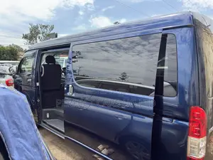 Toyota HiAce 2017 Blue