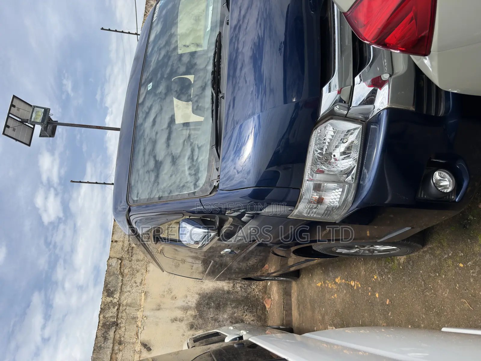 Toyota HiAce 2017 Blue