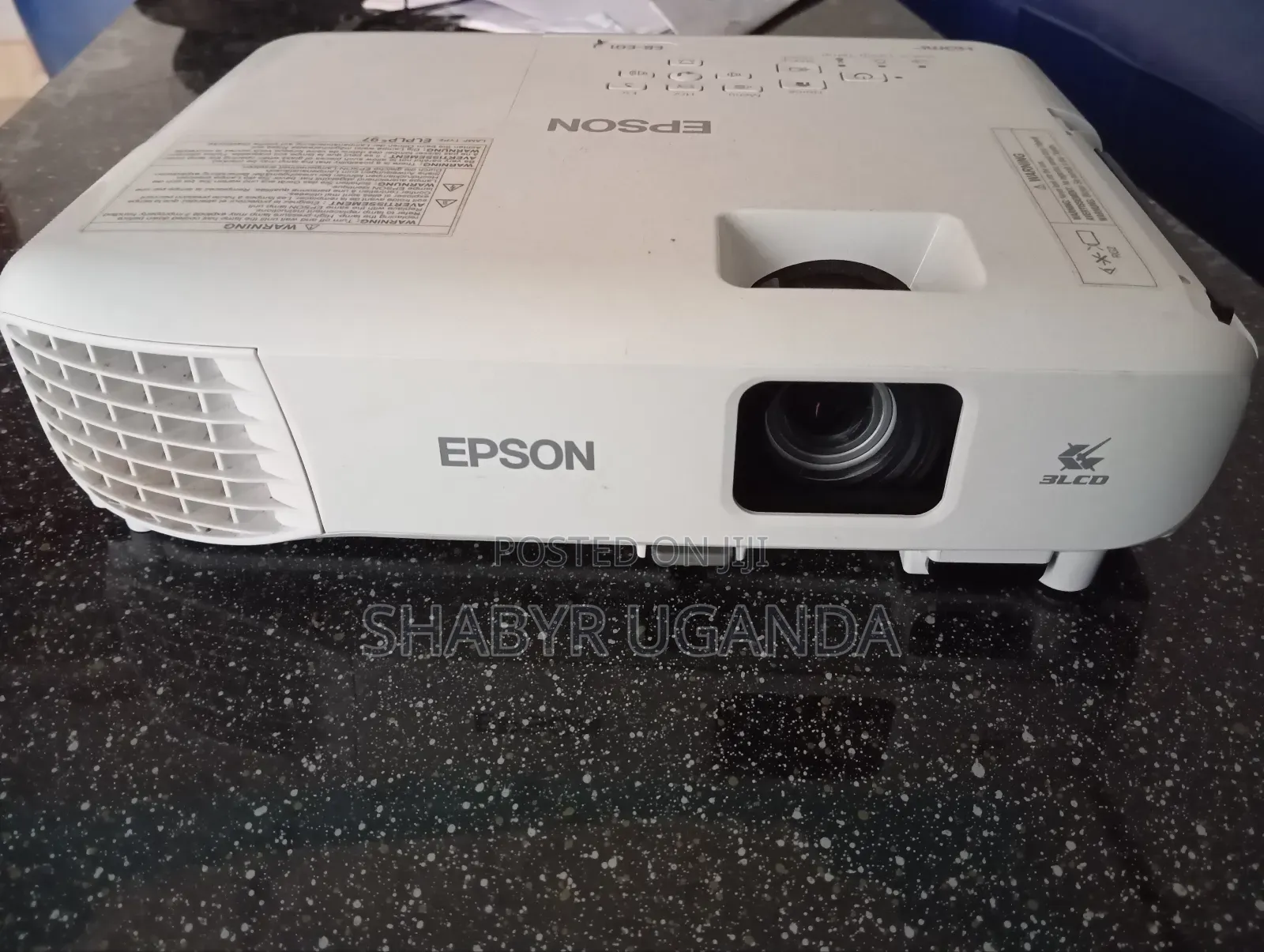 Epson Eb-E01 Hd Projector