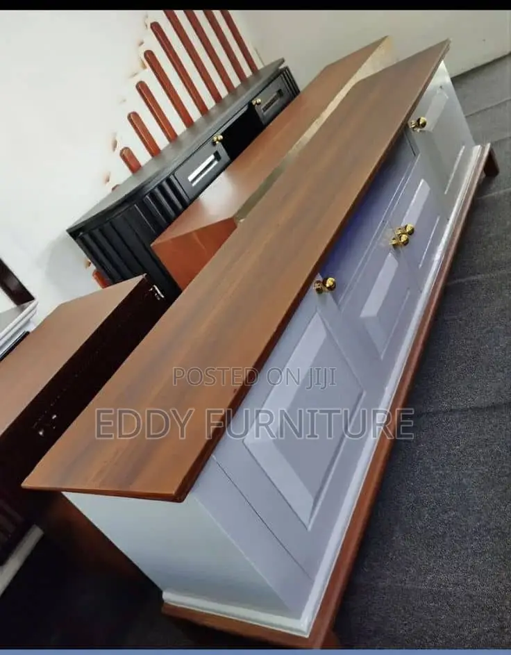 Pick Tv Stand