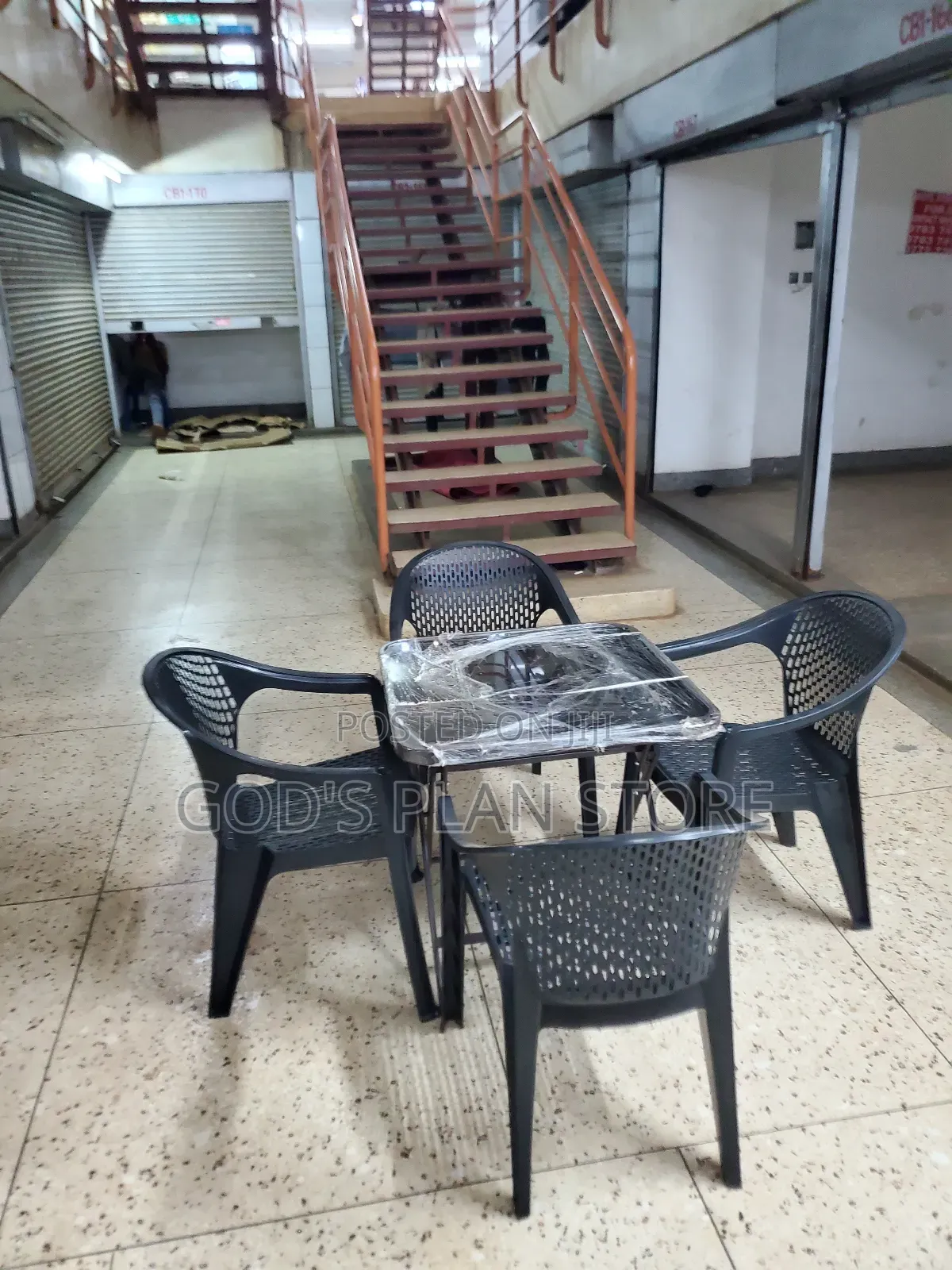 Simplified Dining Table and Chairs Dining Table and Plastic Chairs