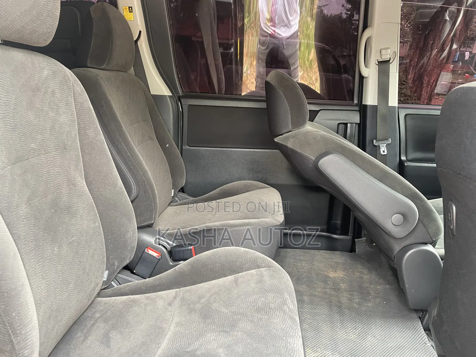 Toyota Noah 2011 Blue