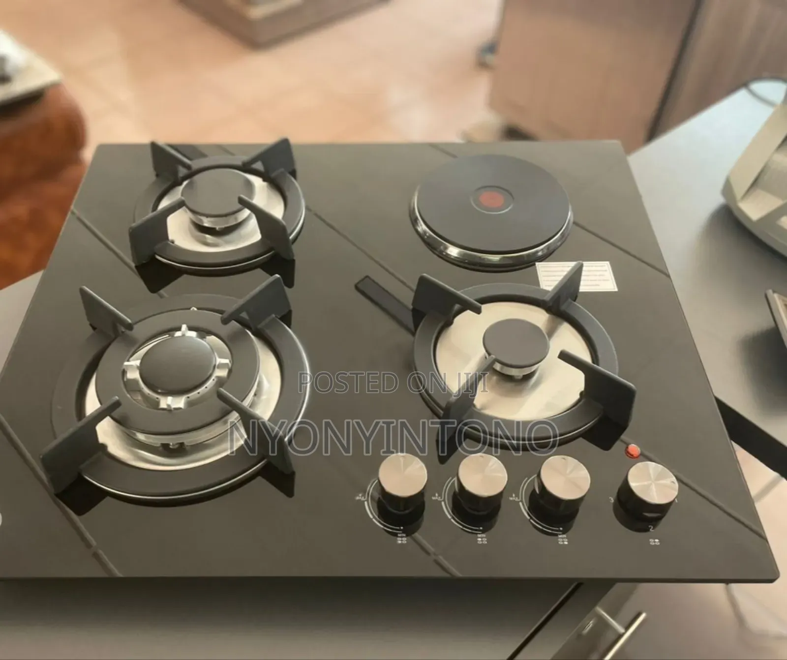 Digi Wave Inbuilt Hobb With 3gas Burners Auto Ignition and 1 Hotplate
