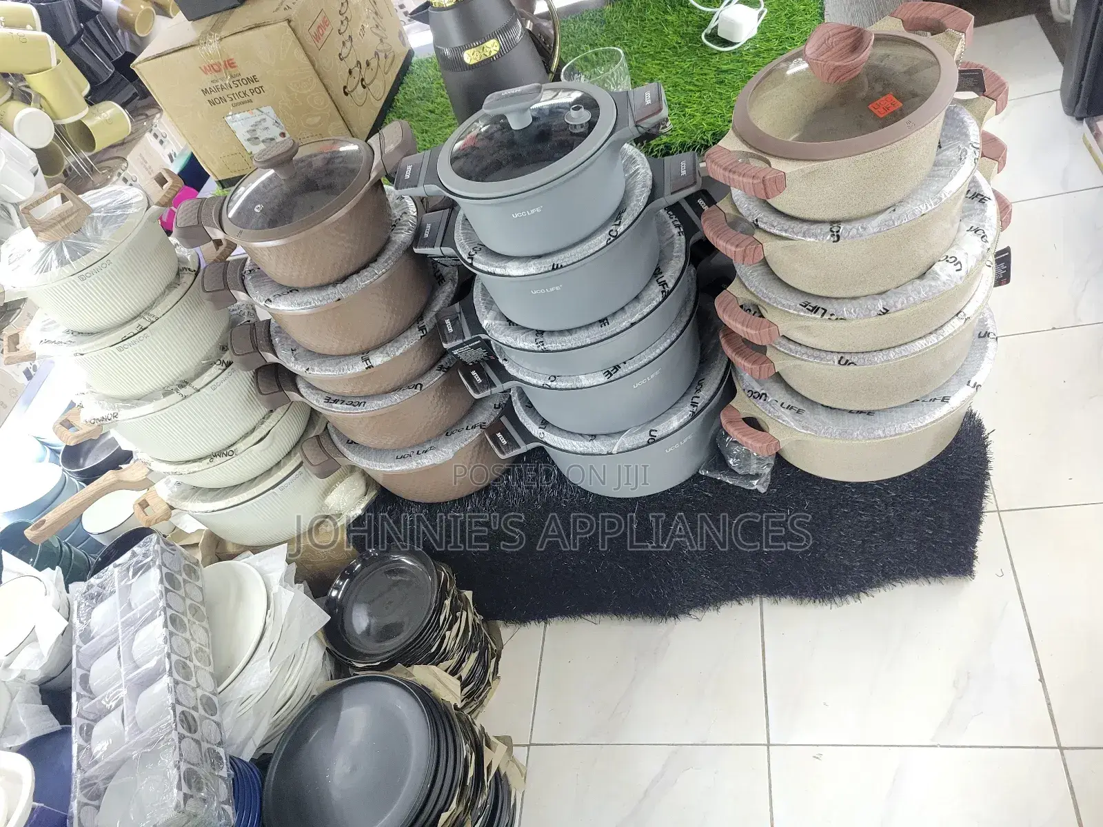 Sleek Ucc Life Cookware Set