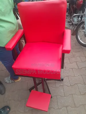 Barbers Levelled Saloon Chairs