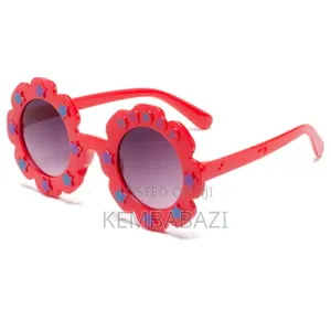 Flower-Shaped Kids' Sunglasses.