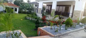 Expert Compound Designing/Land Scaping Services for Beautiful Spaces.