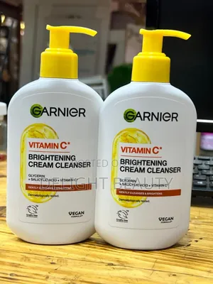 Garnier Vitamin C Brightening Cream Cleanser