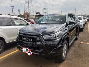 New Toyota Hilux 2023 Black