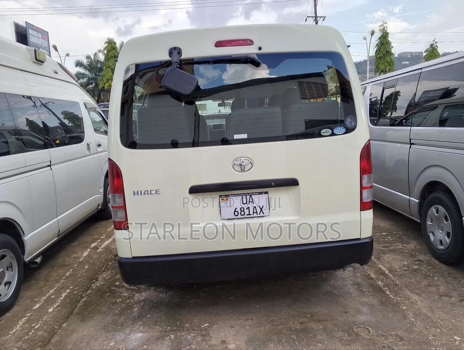 Toyota HiAce 2010