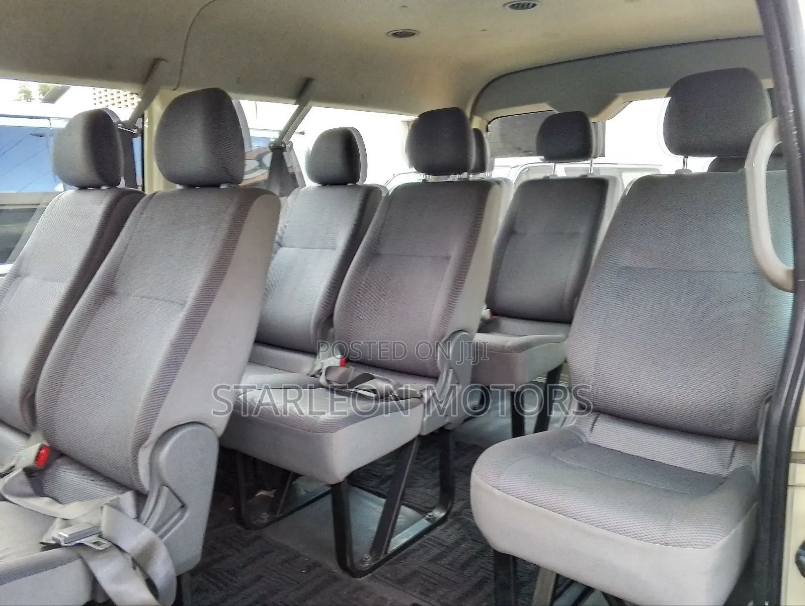 Toyota HiAce 2010